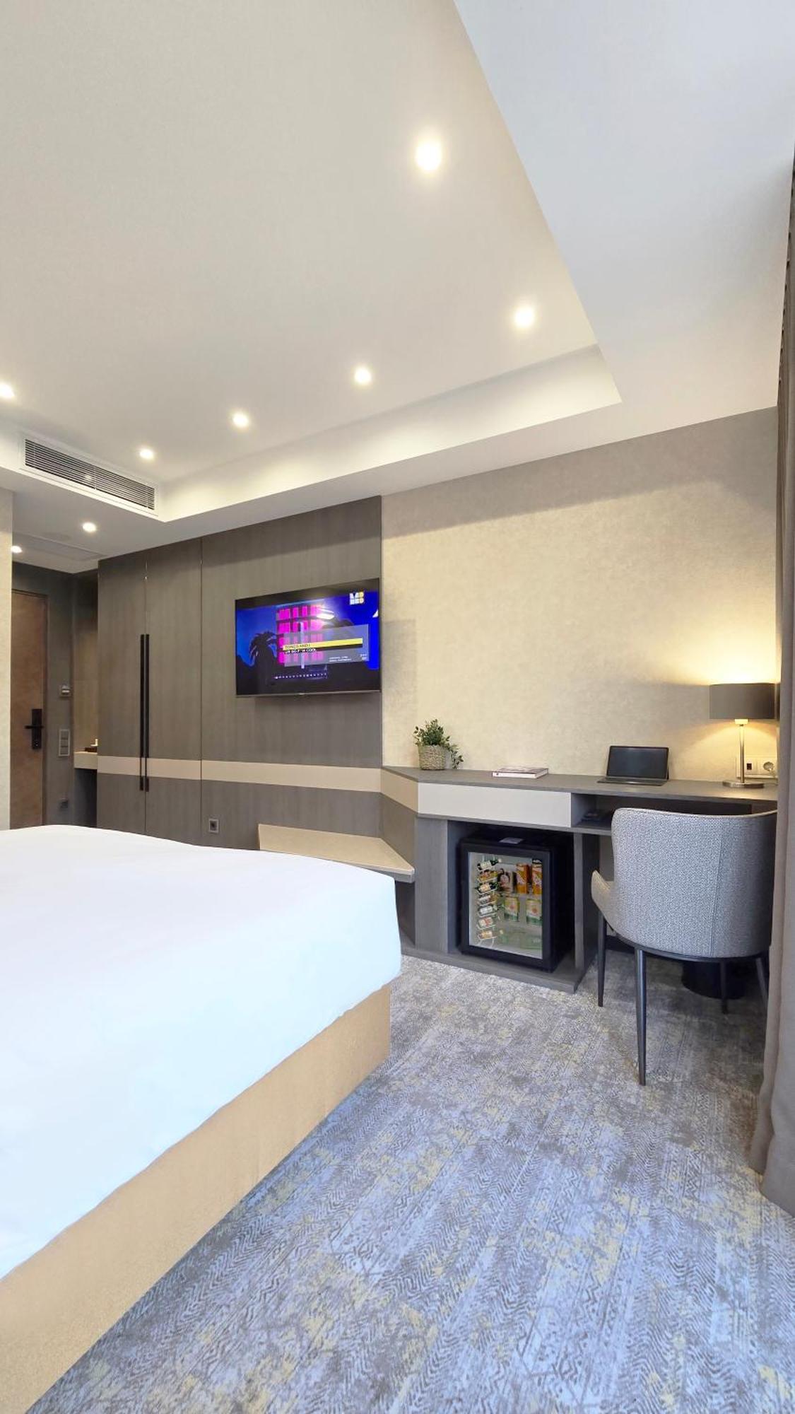 Griffin Hotel Tbilisi Bagian luar foto