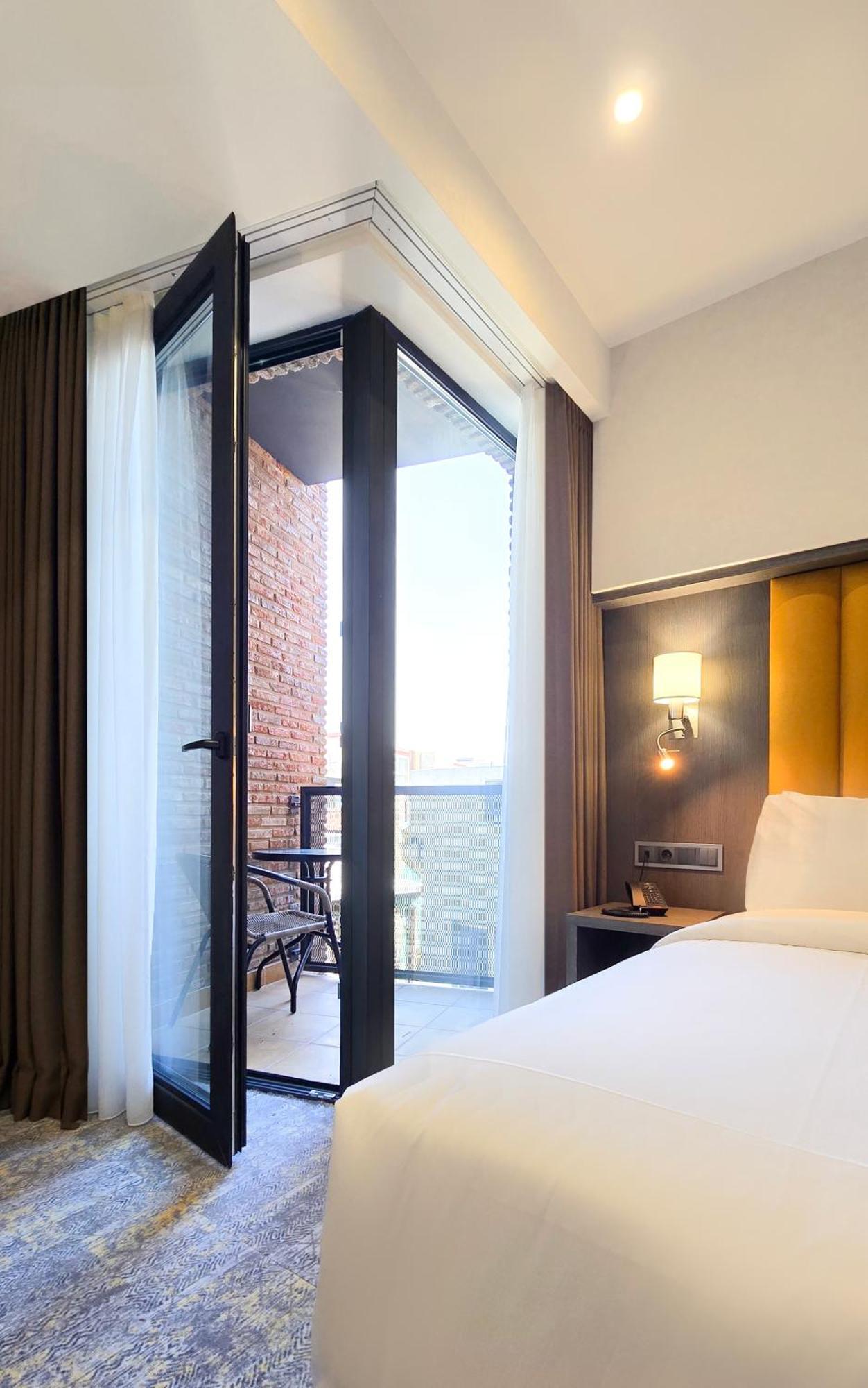 Griffin Hotel Tbilisi Bagian luar foto
