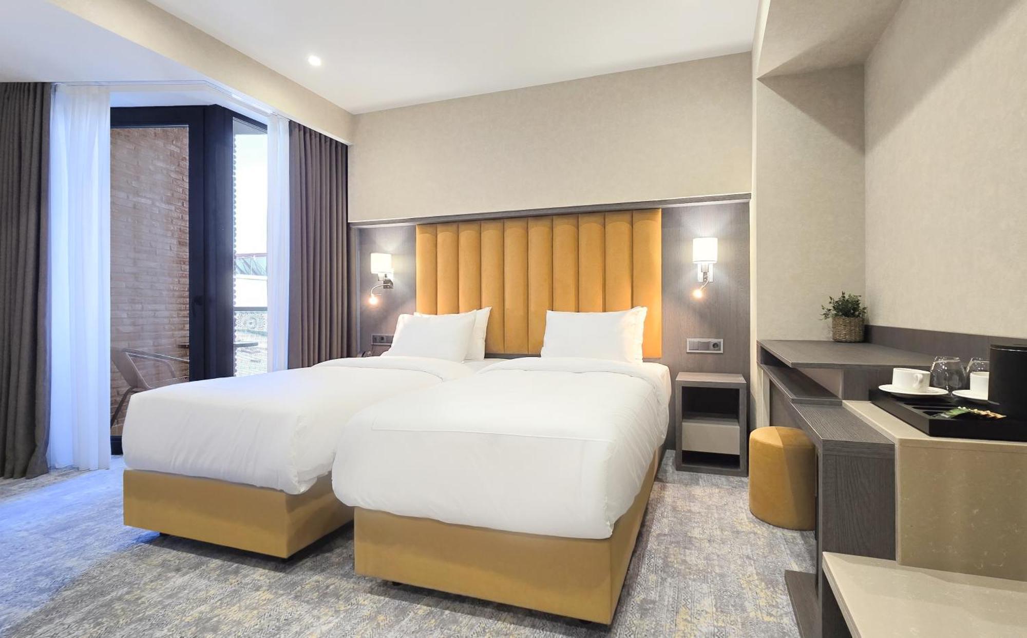 Griffin Hotel Tbilisi Bagian luar foto