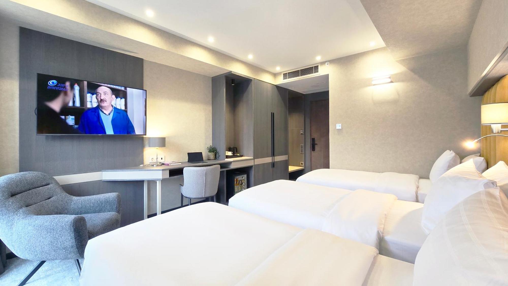 Griffin Hotel Tbilisi Bagian luar foto