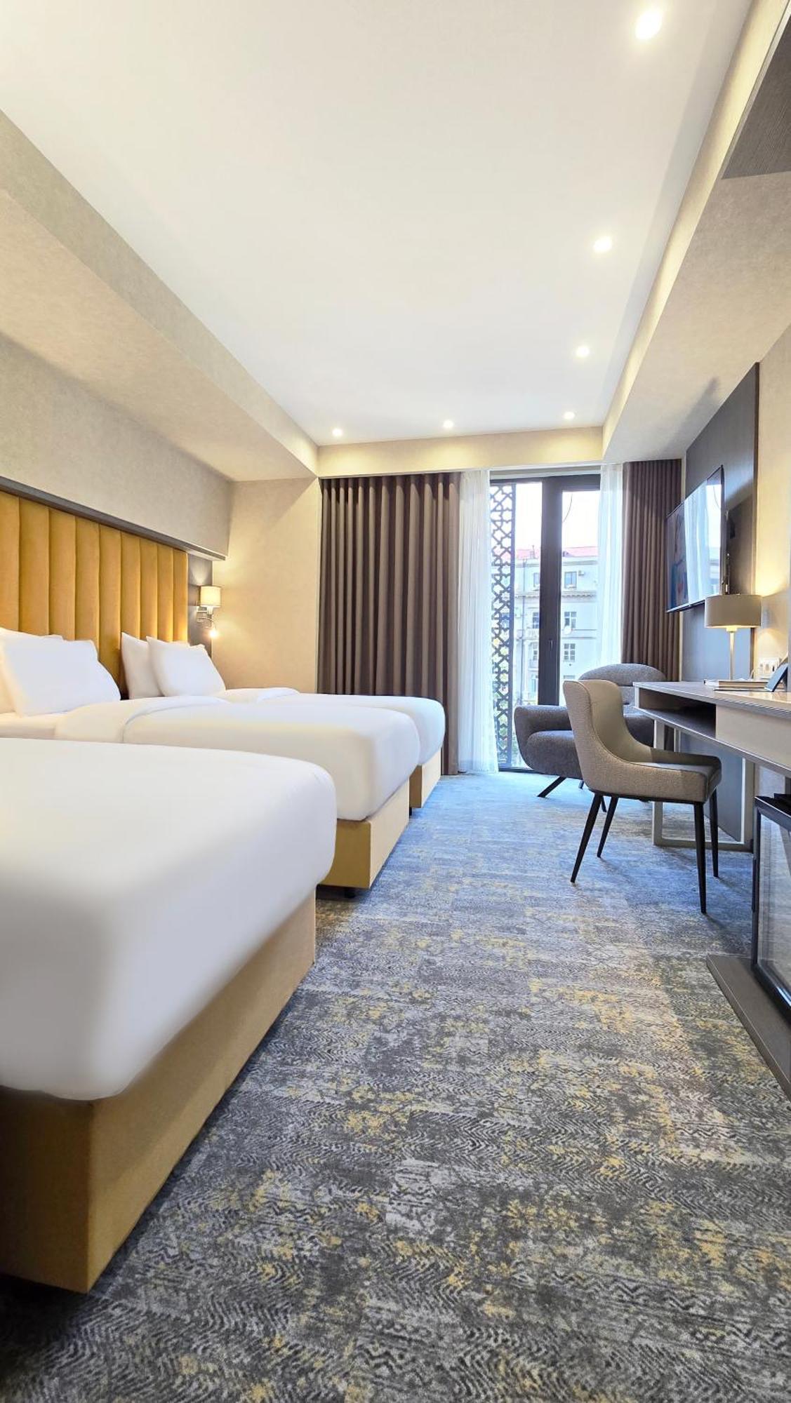 Griffin Hotel Tbilisi Bagian luar foto