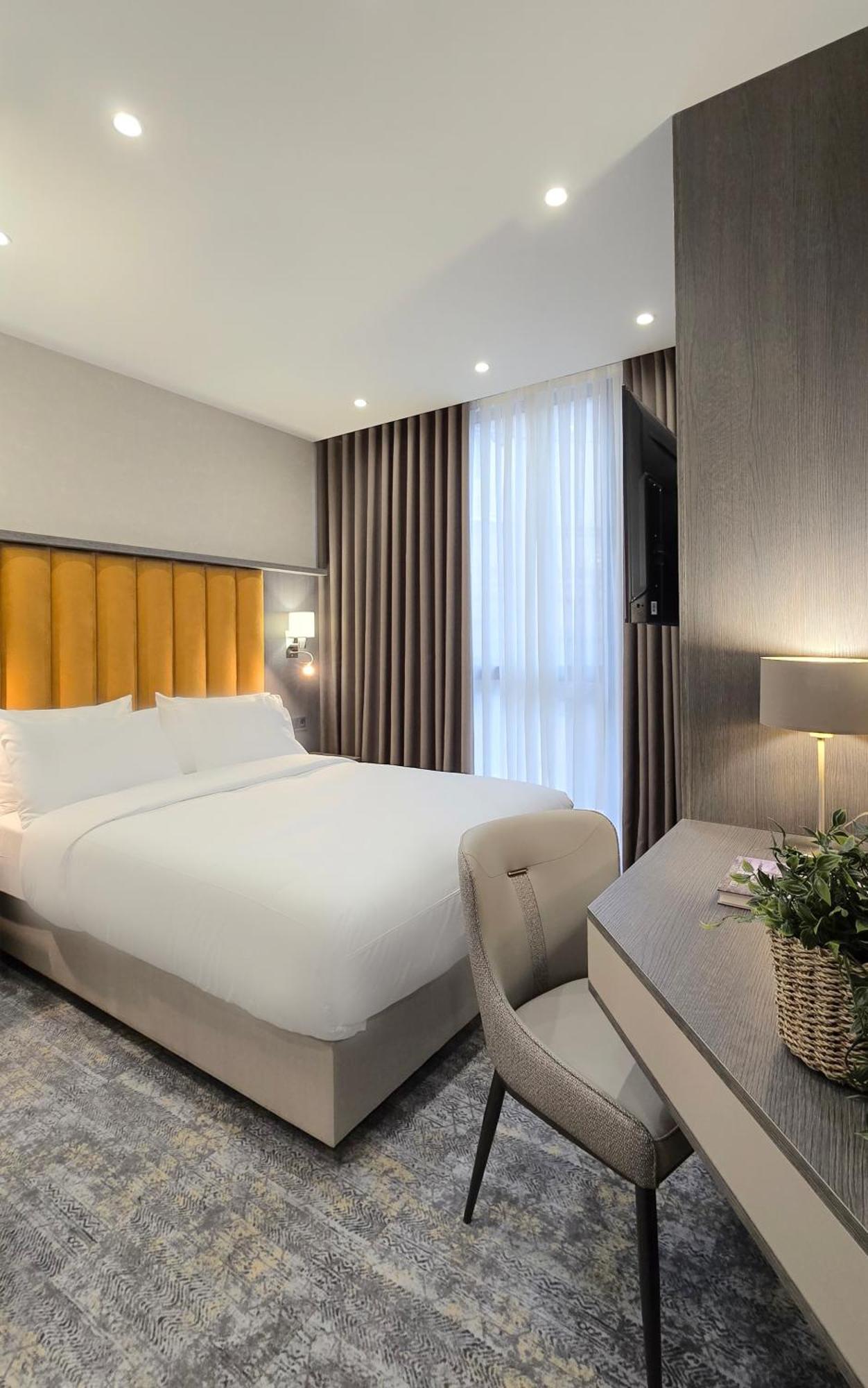 Griffin Hotel Tbilisi Bagian luar foto