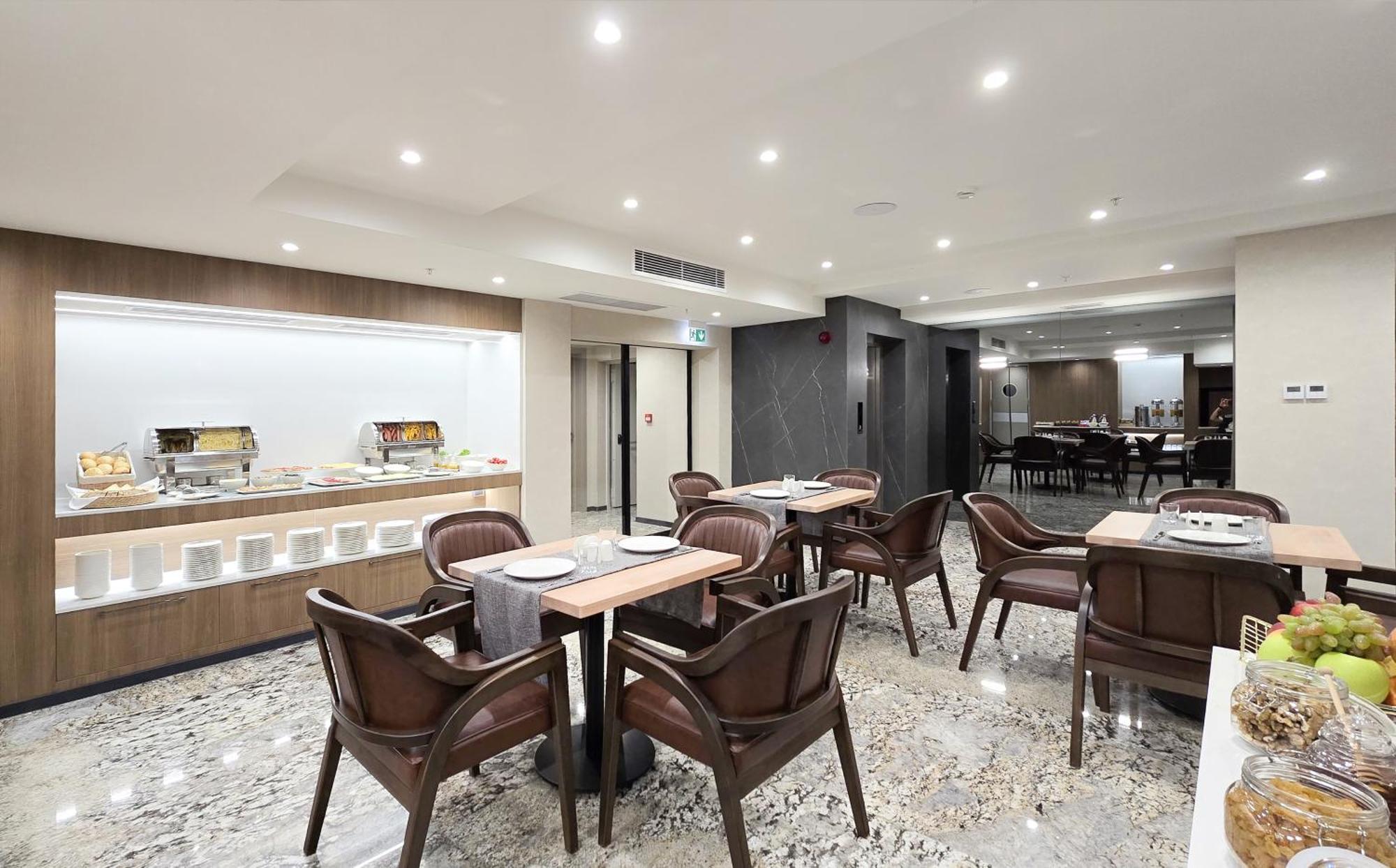 Griffin Hotel Tbilisi Bagian luar foto