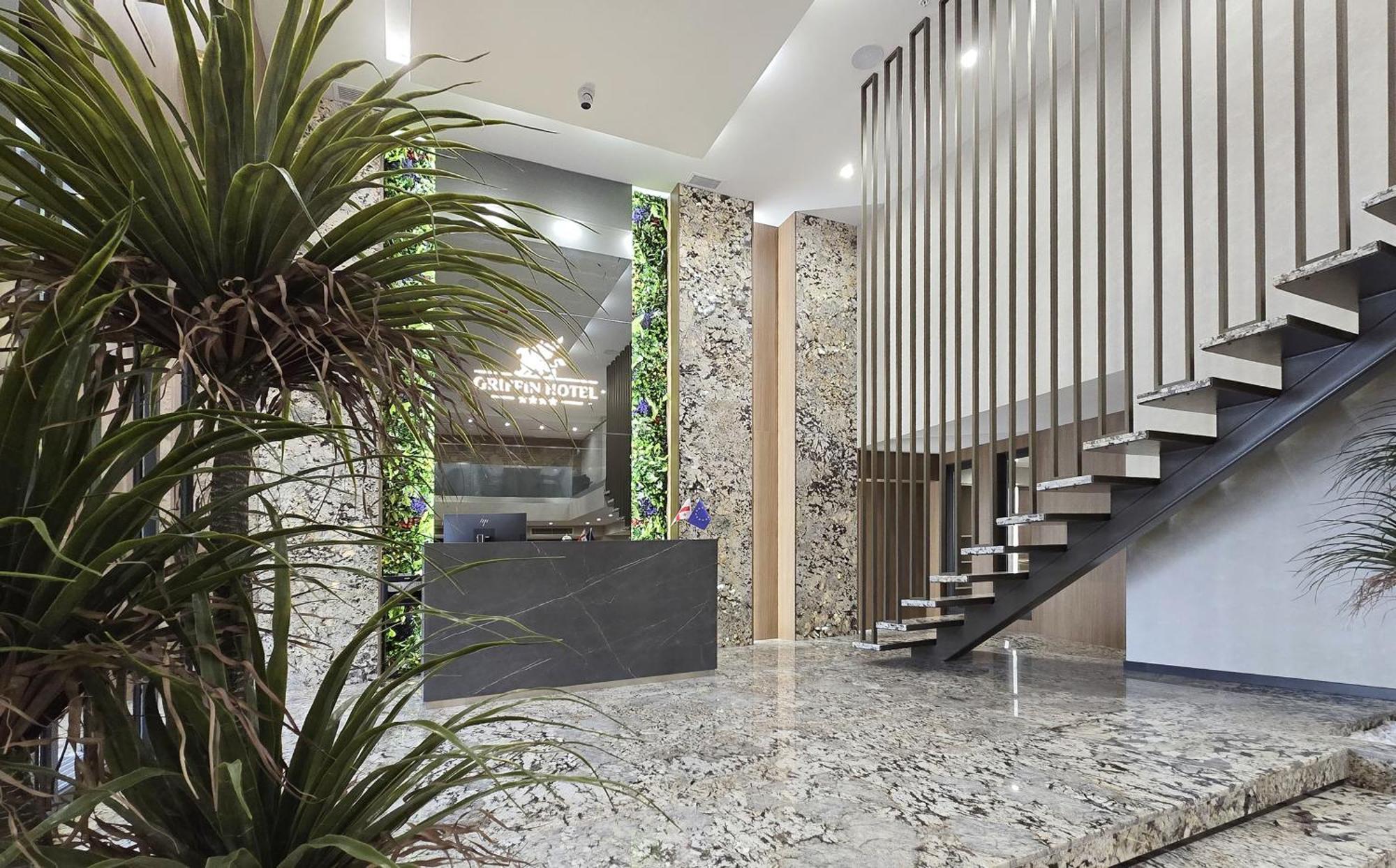 Griffin Hotel Tbilisi Bagian luar foto