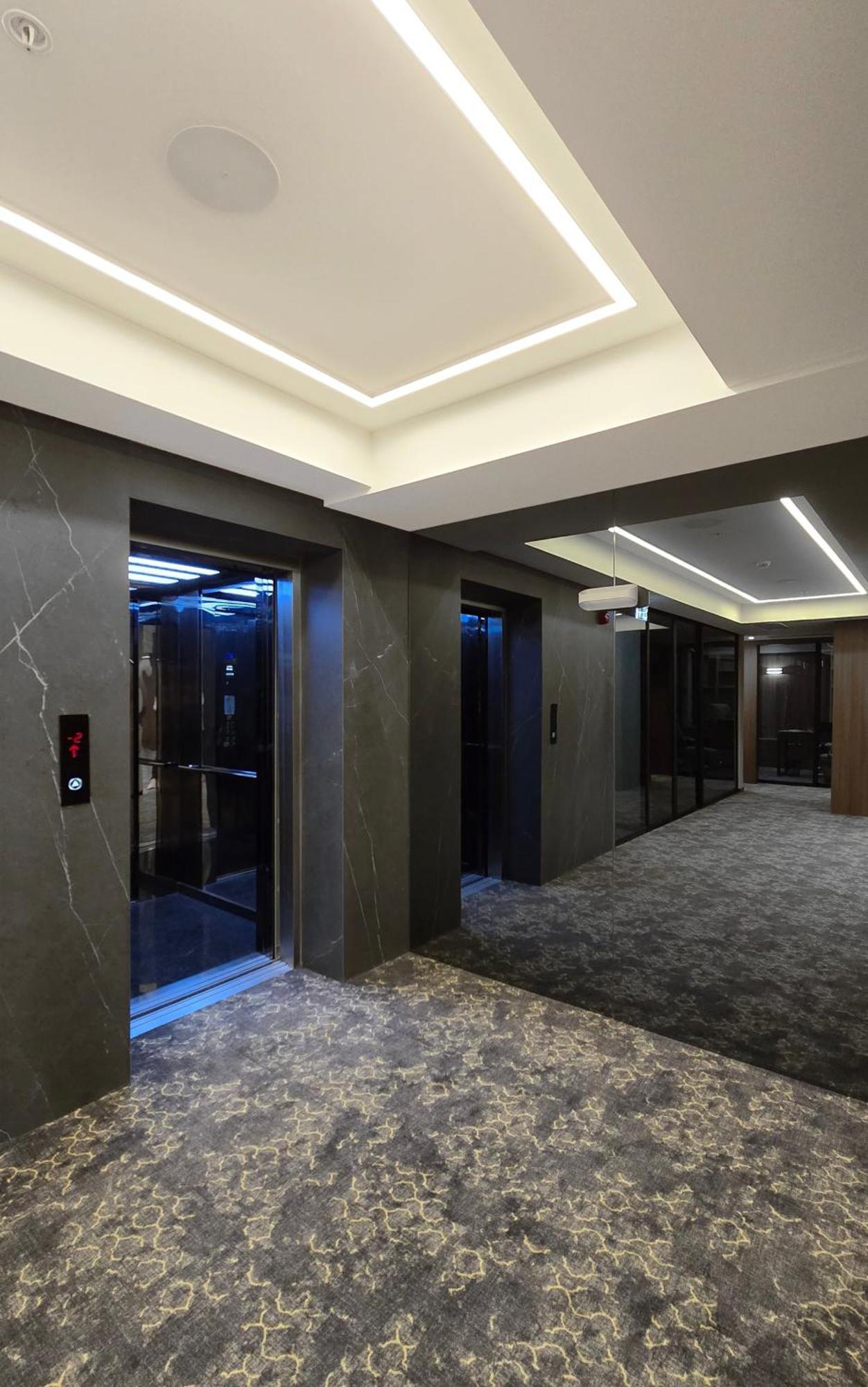 Griffin Hotel Tbilisi Bagian luar foto