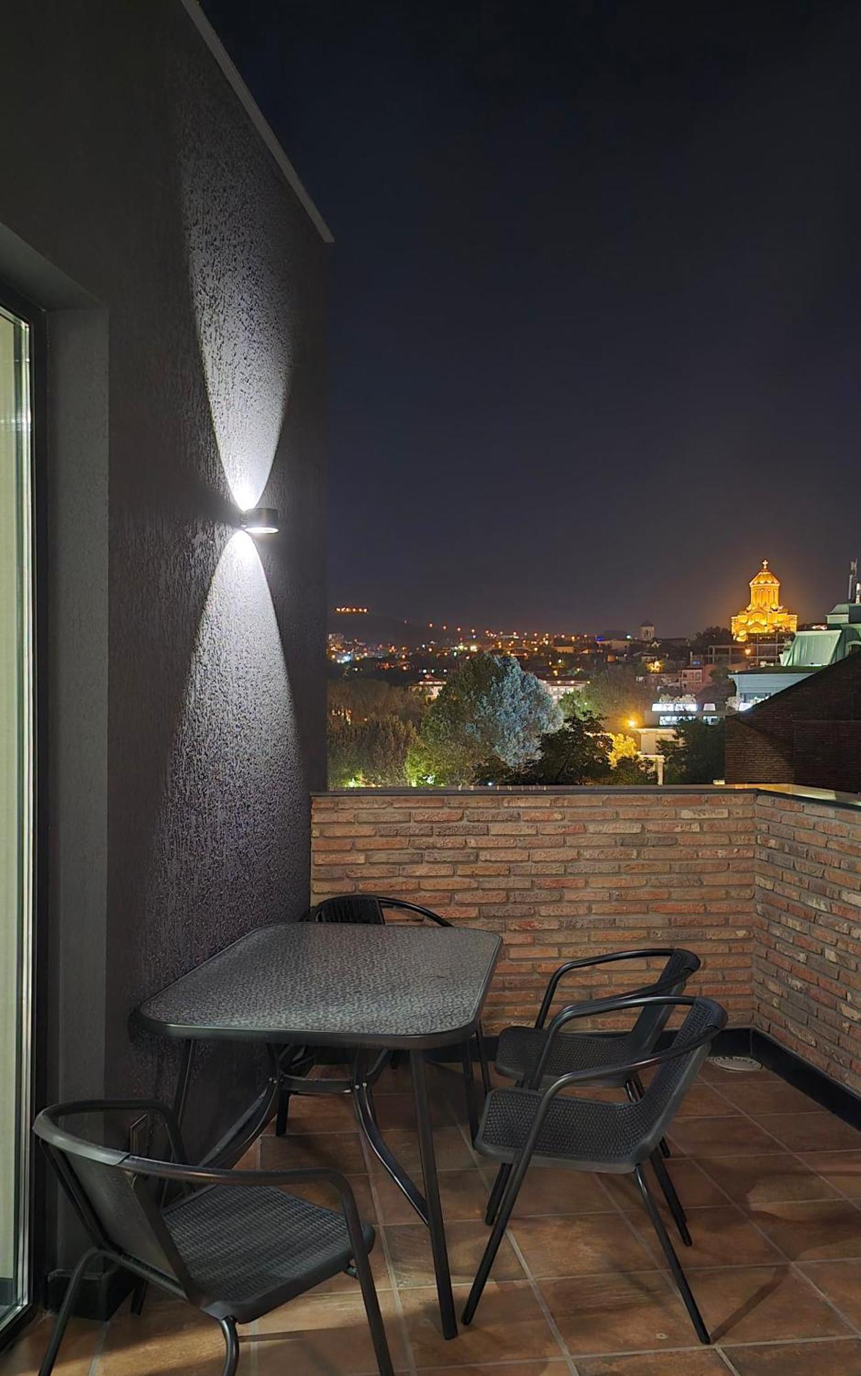 Griffin Hotel Tbilisi Bagian luar foto